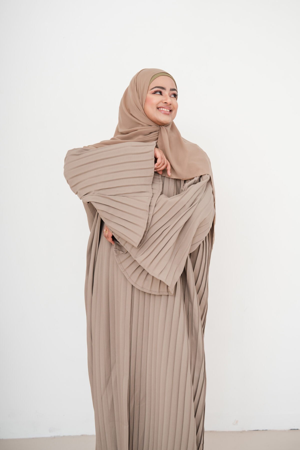 Desert Taupe Pleated Abaya - Image 1