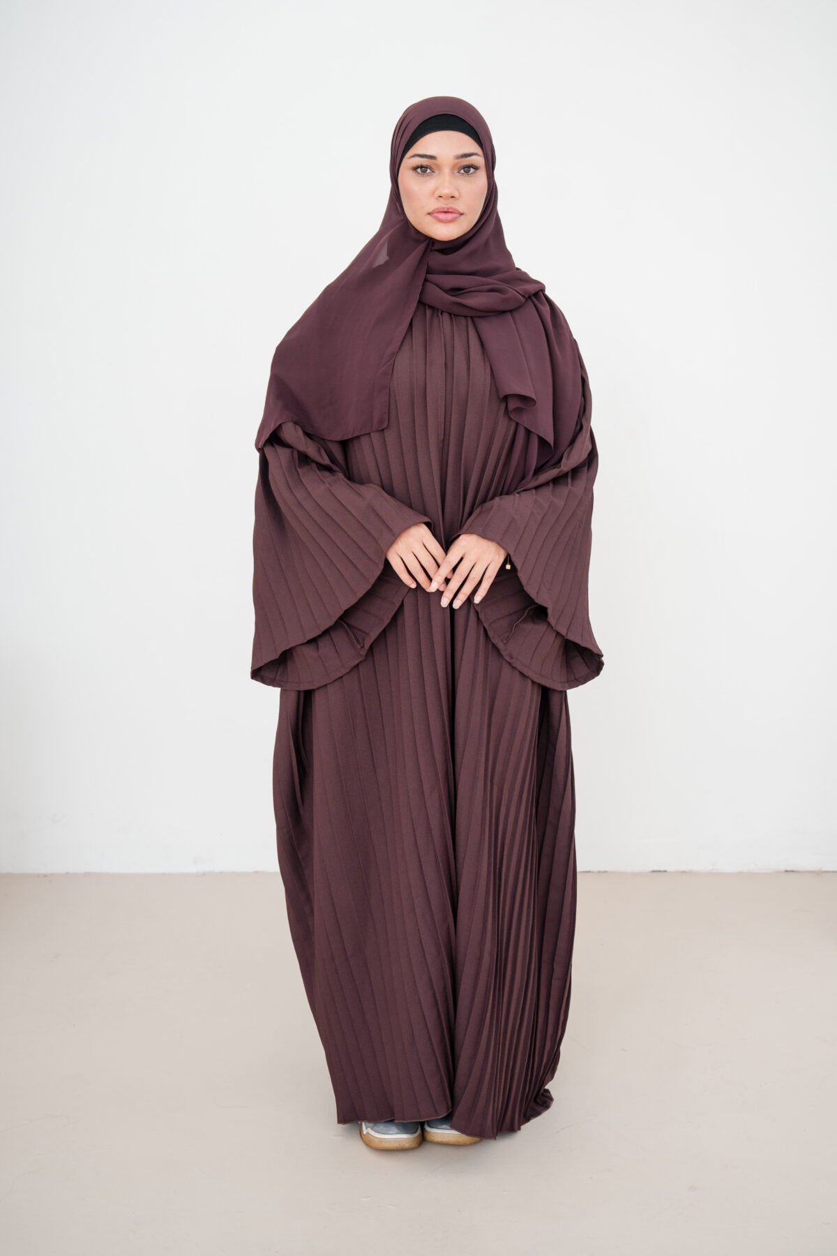 Espresso Shot Pleated Abaya - Image 11