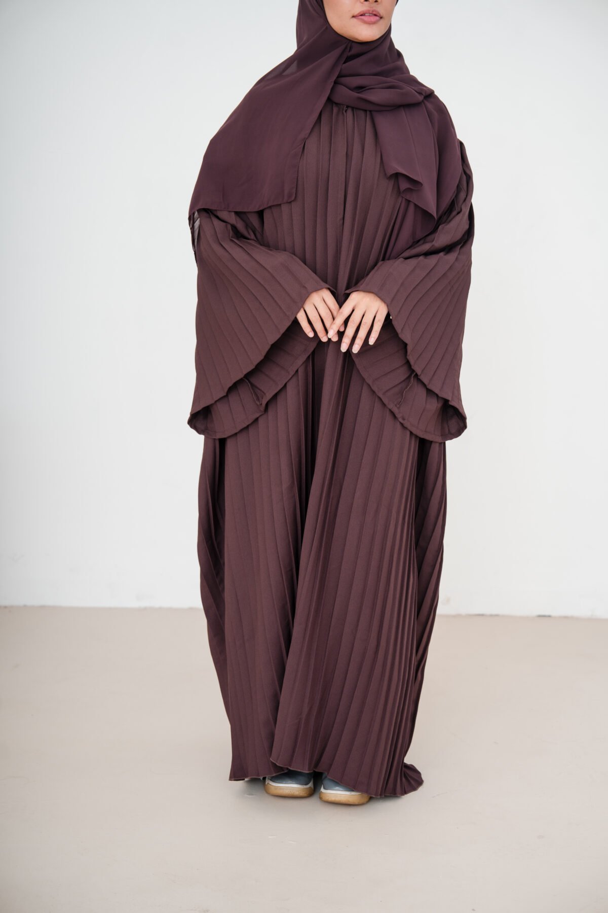Espresso Shot Pleated Abaya - Image 12