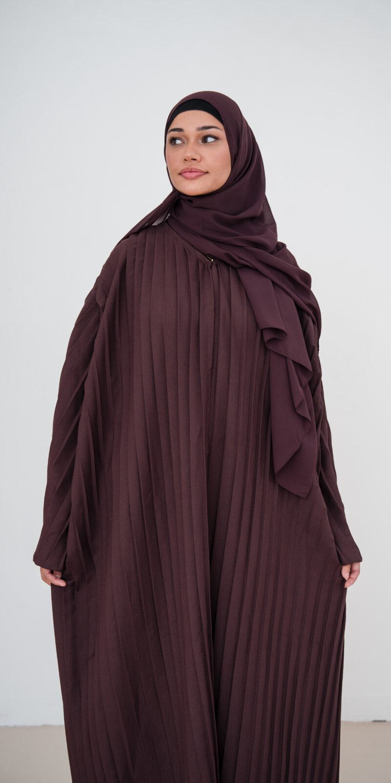 Espresso Shot Pleated Abaya