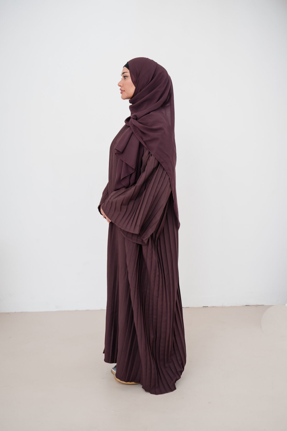 Espresso Shot Pleated Abaya - Image 5