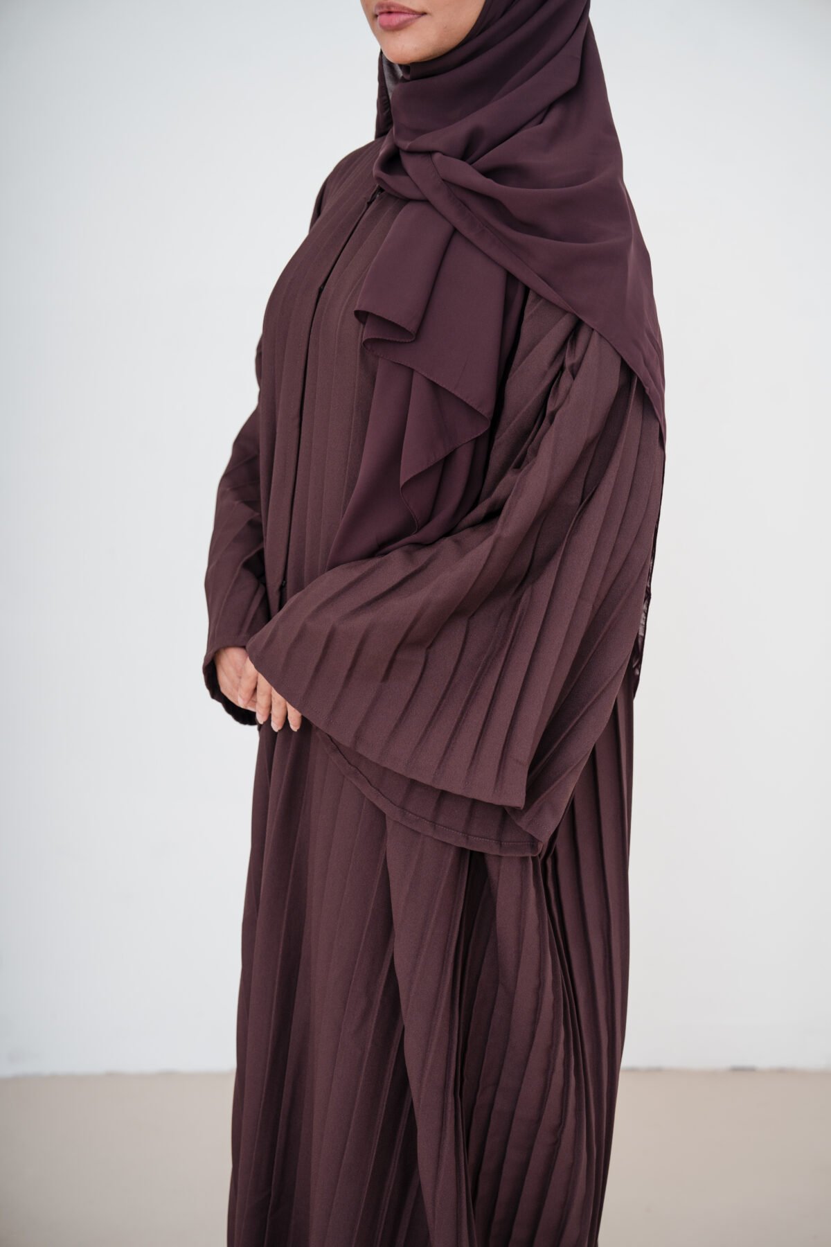 Espresso Shot Pleated Abaya - Image 6