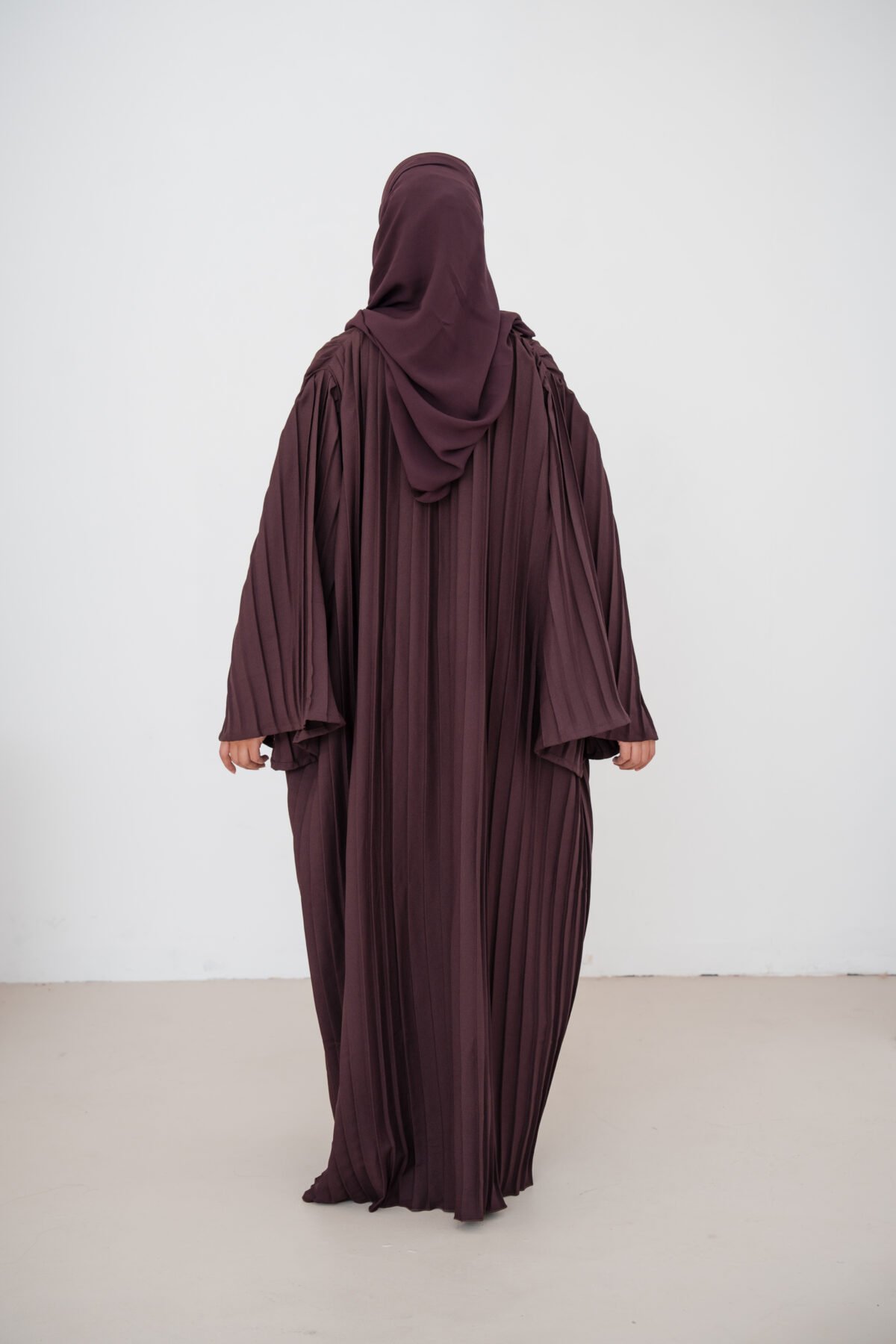 Espresso Shot Pleated Abaya - Image 7
