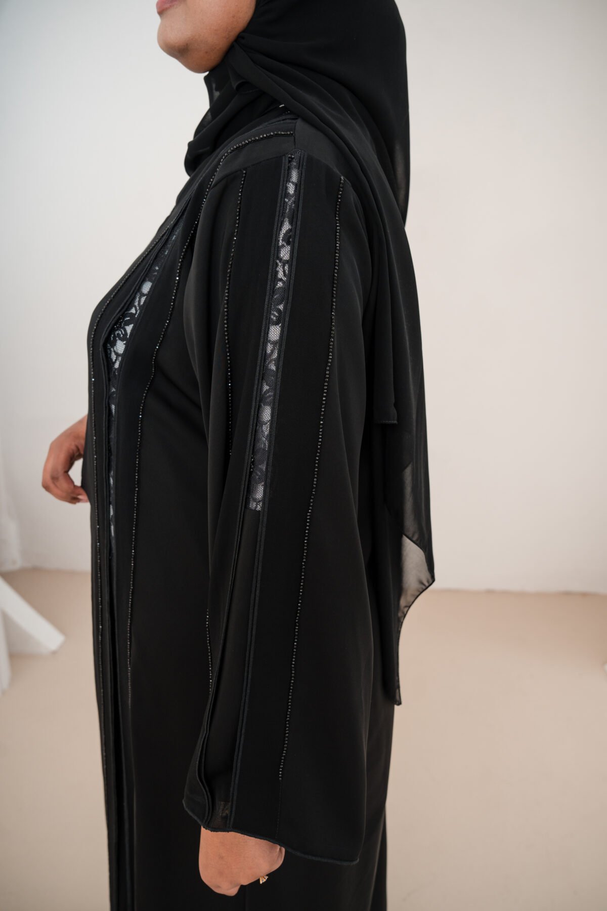 Luxury Black Lace Abaya - Image 9