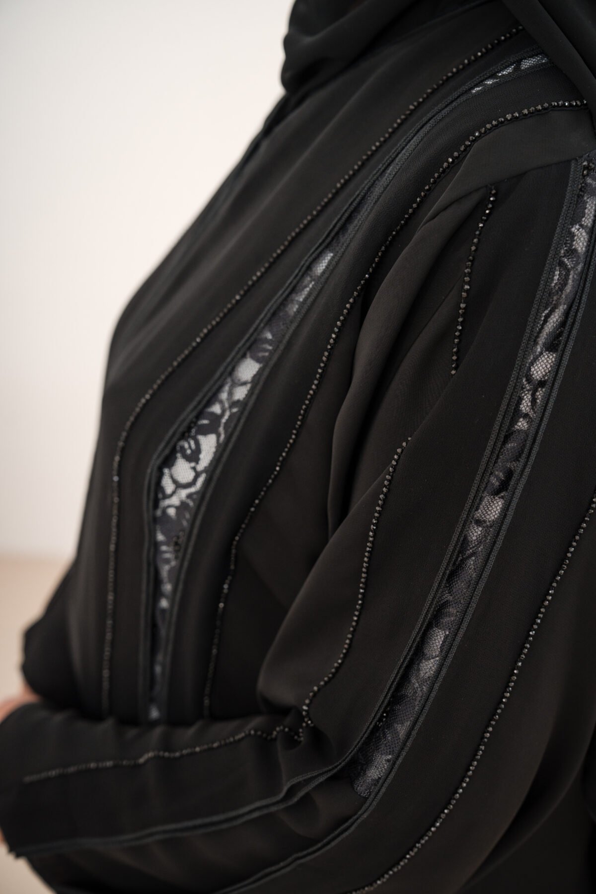 Luxury Black Lace Abaya - Image 8